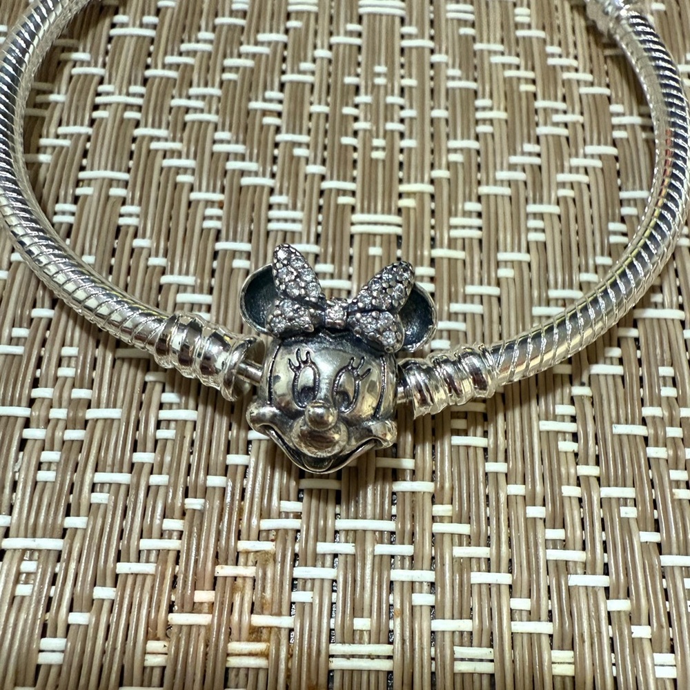 Disney Silver Bracelet with Minnie Mouse Charm - Picture 4 of 5